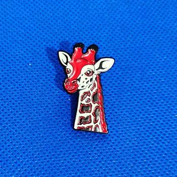 Аниме сладък жираф щифтове карикатура животински метален емайл значка мода раница ревера брошка облекло бижута аксесоари приятел подарък